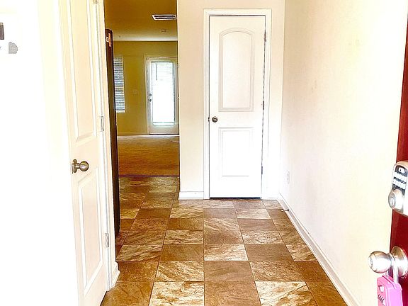 3rd image of 2110 Belmont Cir