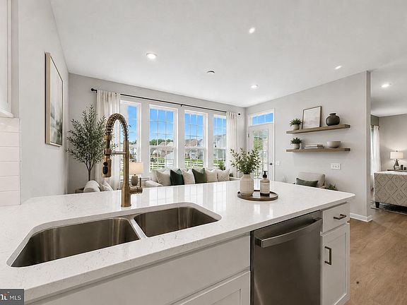 4th image of 208 Farleigh Dr