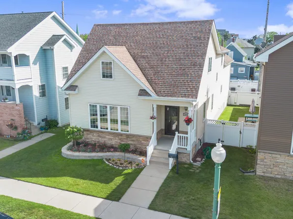 1600 Center St, Whiting, IN 46394