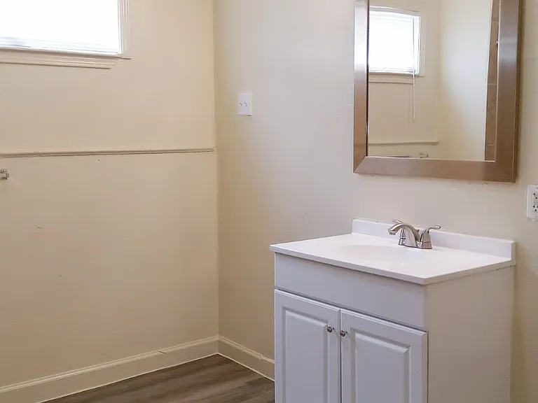 204 S Hackberry St #B — Photo 18