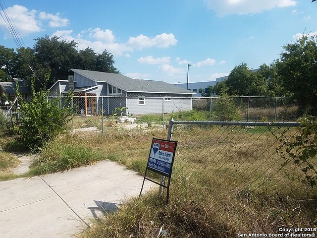 1st image of 214 Rehmann St