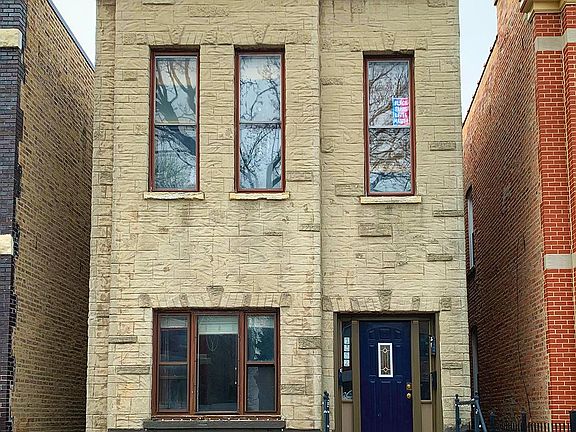 2nd image of 1352 N Oakley Blvd Floor 2