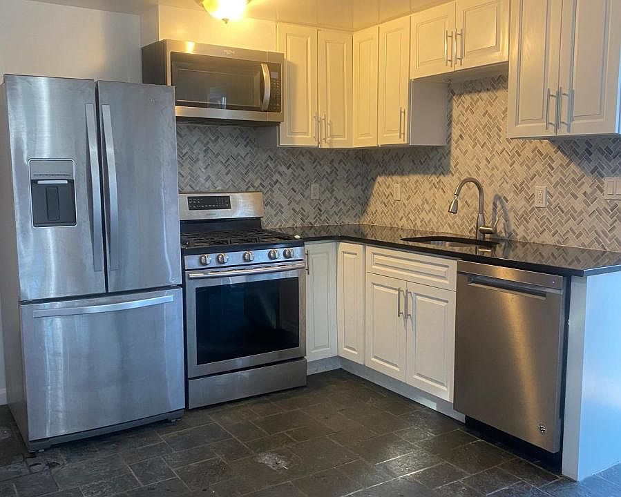 1st image of 47 Valerie Dr