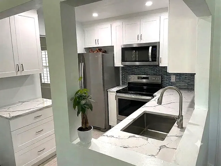 37 W Preston St — Photo 6