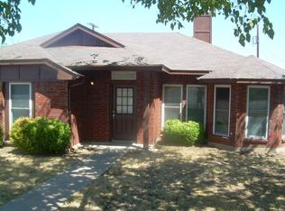 895 W Wintergreen Rd, Lancaster, TX 75134