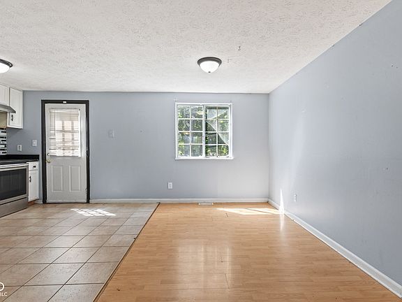 5th image of 2614 N Fairhaven Dr