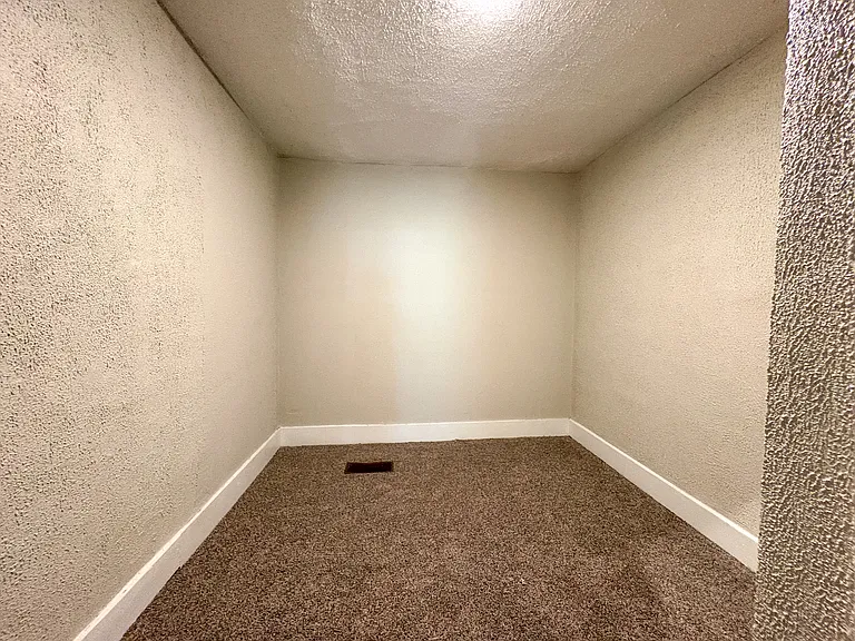 3488 Powell Ave — Photo 17