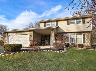757 Hillside Ave, Antioch, IL