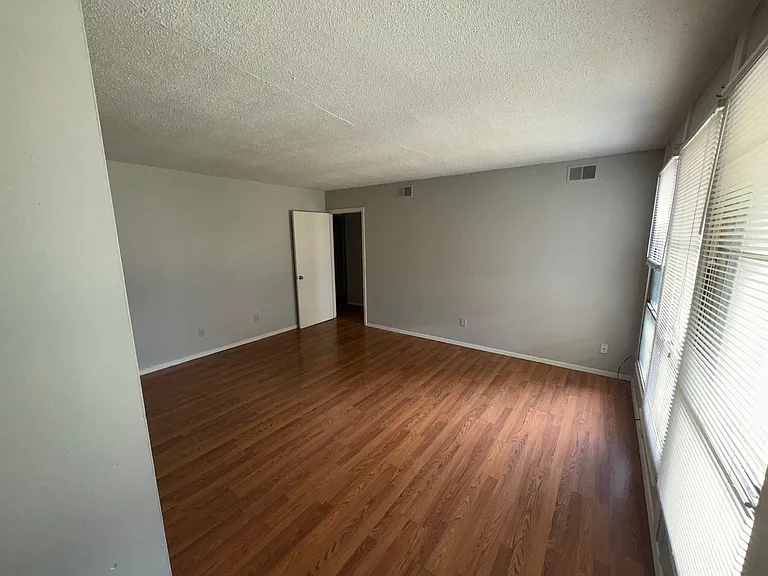 151 N Belvedere Blvd — Photo 4