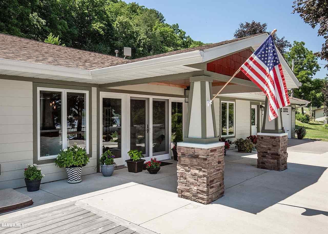 714 Cottage St, Sabula, IA 52070 Zillow