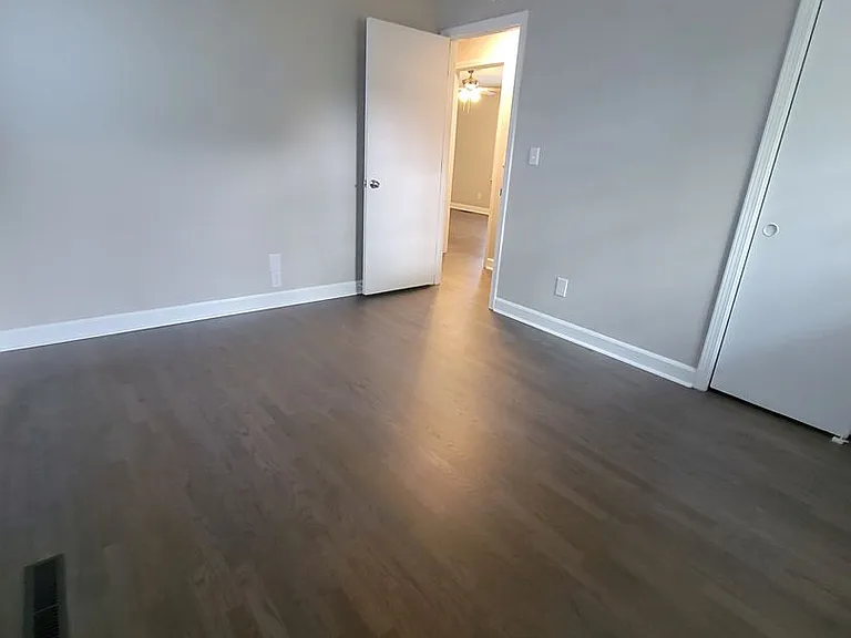 825 Montclair Dr — Photo 8