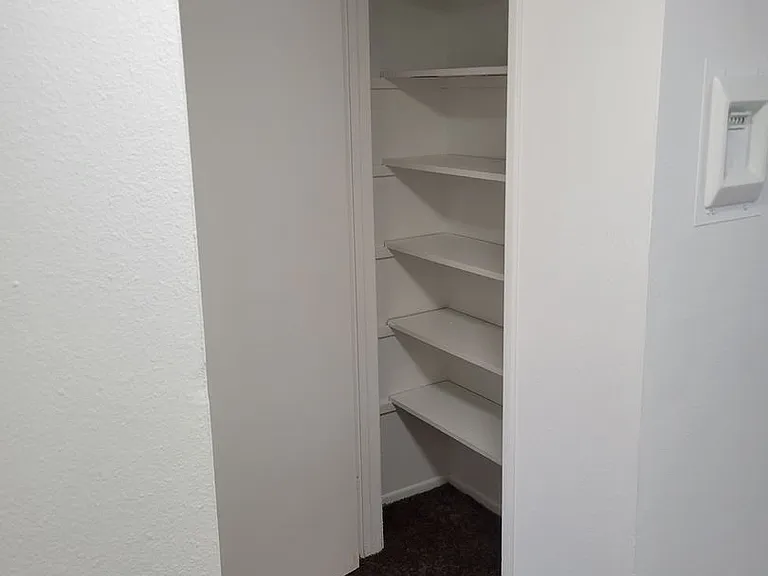 9th Street Apartments — Photo 8