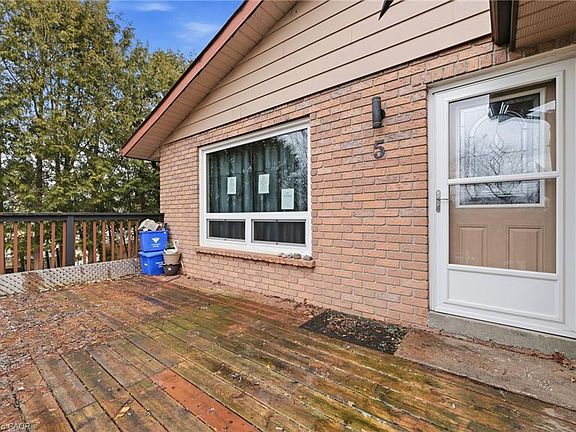 3rd image of 5 Pineway Ave