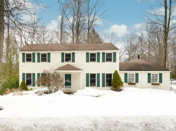 8723 Marinus Dr, Baldwinsville, NY 13027