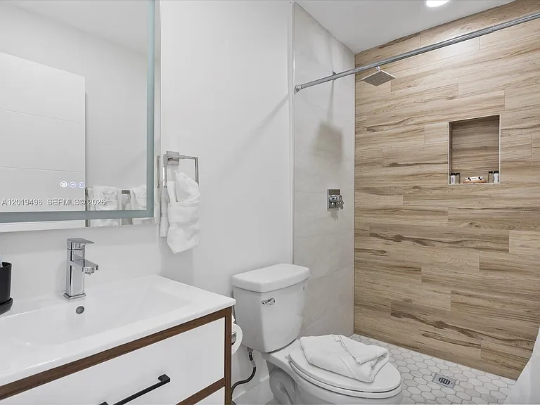 5731 SW 54th Ter — Photo 11
