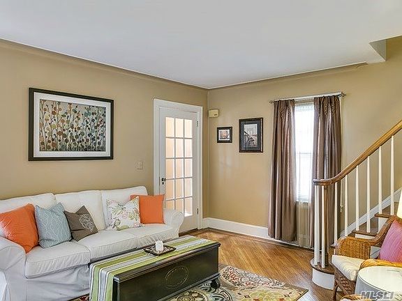 3rd image of 20 Violet Ave
