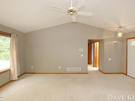 4th image of 124 Riverwood Dr