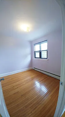 Rented by B&T Realty Services | media 16