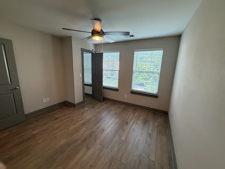 609 Bristol Creek Dr — Photo 8