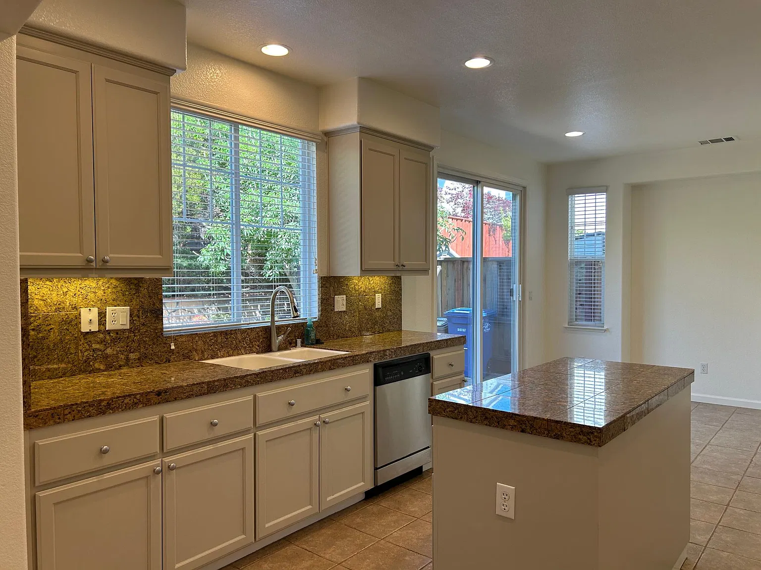 S Donovan Way, San Ramon — Photo 4
