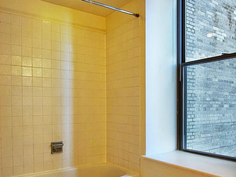 811 S Lytle St #310 — Photo 6