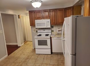 425 Grafton St #B, Worcester, MA 01604