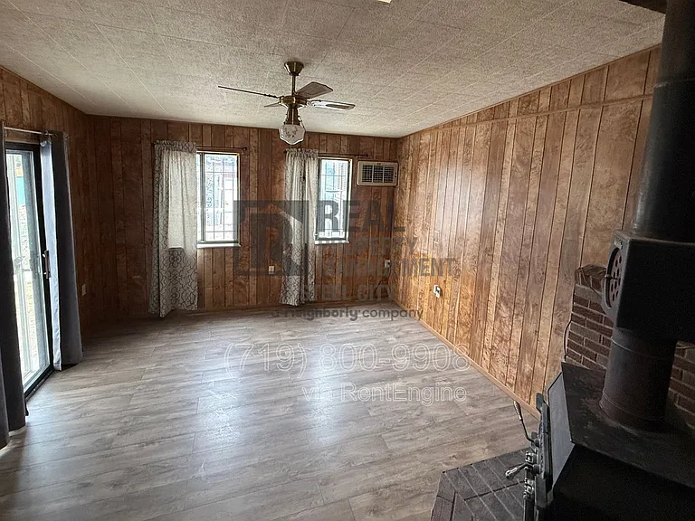 1222 E 3rd St — Photo 7