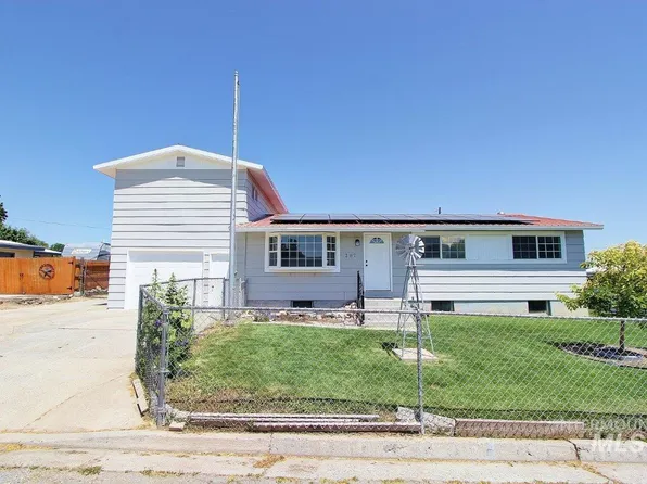 207 Pleasant St, New Plymouth, ID 83655