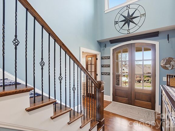 4th image of 258 Quiet Waters Rd