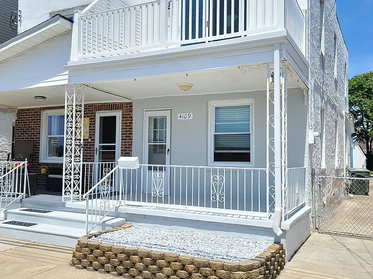 4109 South Blvd — Photo 1