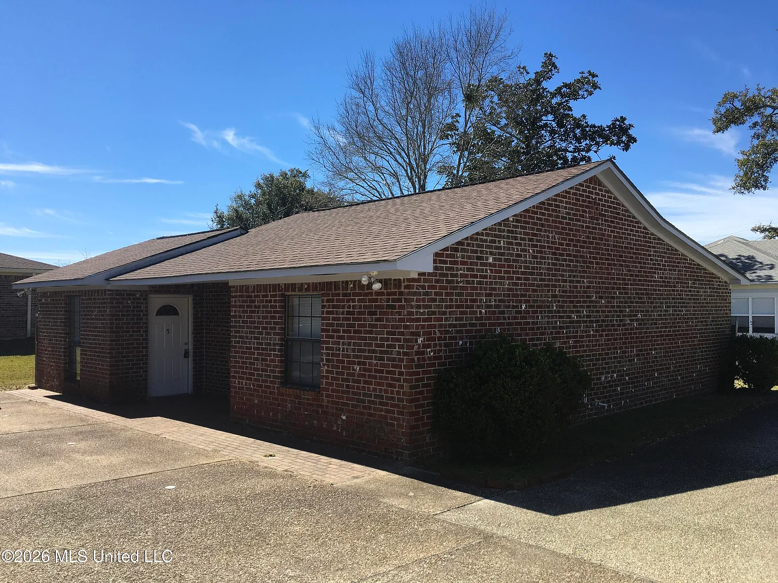 2 bed, 1.0 bath, 1072 sqft, $1,250 — Photo 1