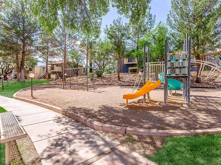 Mountain Steppes Apartments — Photo 8
