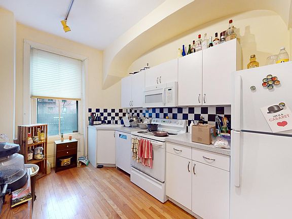 5th image of 6 Brimmer St APT 1