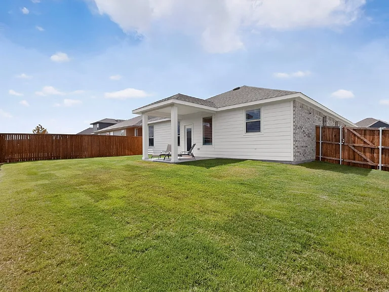 114 Drovers Dr — Photo 35