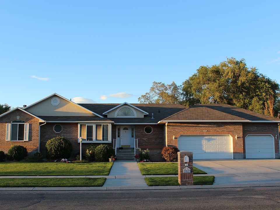 1st image of 357 E Rosewood Park Ln