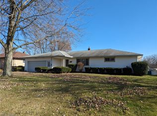 921 Pinecrest Rd, Girard, OH 44420