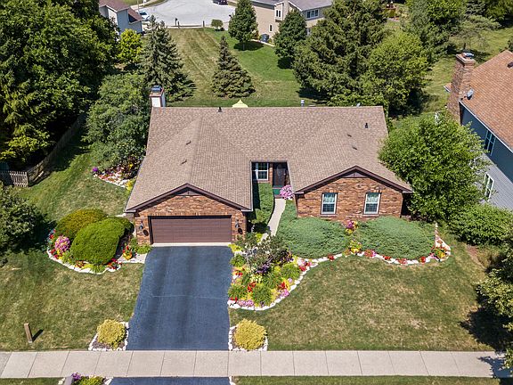 2nd image of 2300 Lakeside Dr