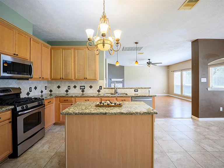 2931 Silver Landing Ln — Photo 14
