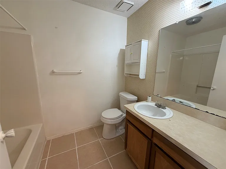 425 Signal Hill Ct N — Photo 6