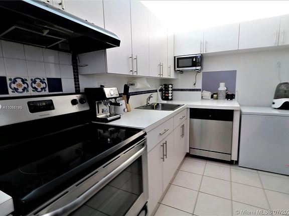 2nd image of 2903 NE 163rd St APT 707