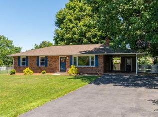 32 Cooper Dr, Stuarts Draft, VA 24477