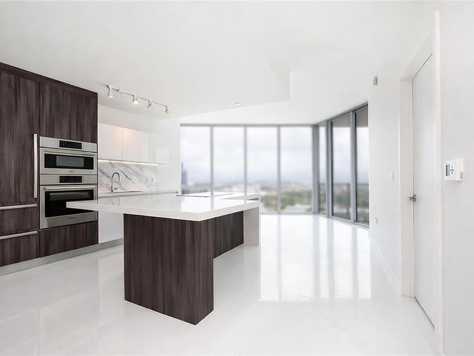 1st image of 851 NE 1st Avenue #1510