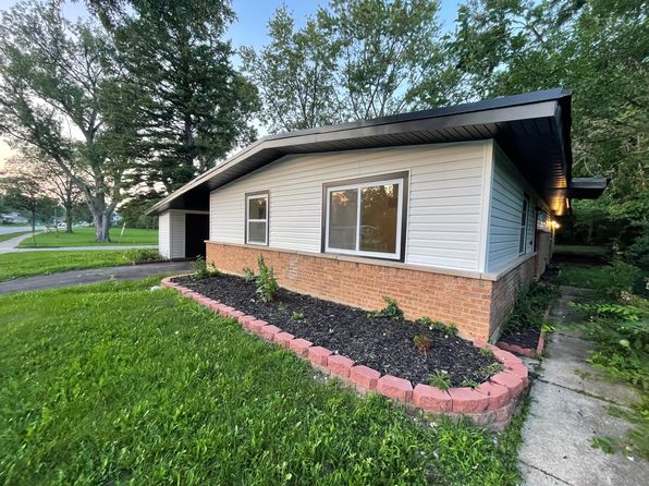 443 Shabbona Dr