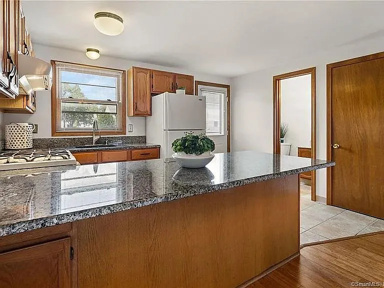9 Persimmon Ln — Photo 4
