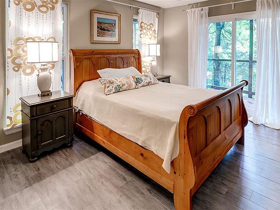 5th image of 189 Queens Dr