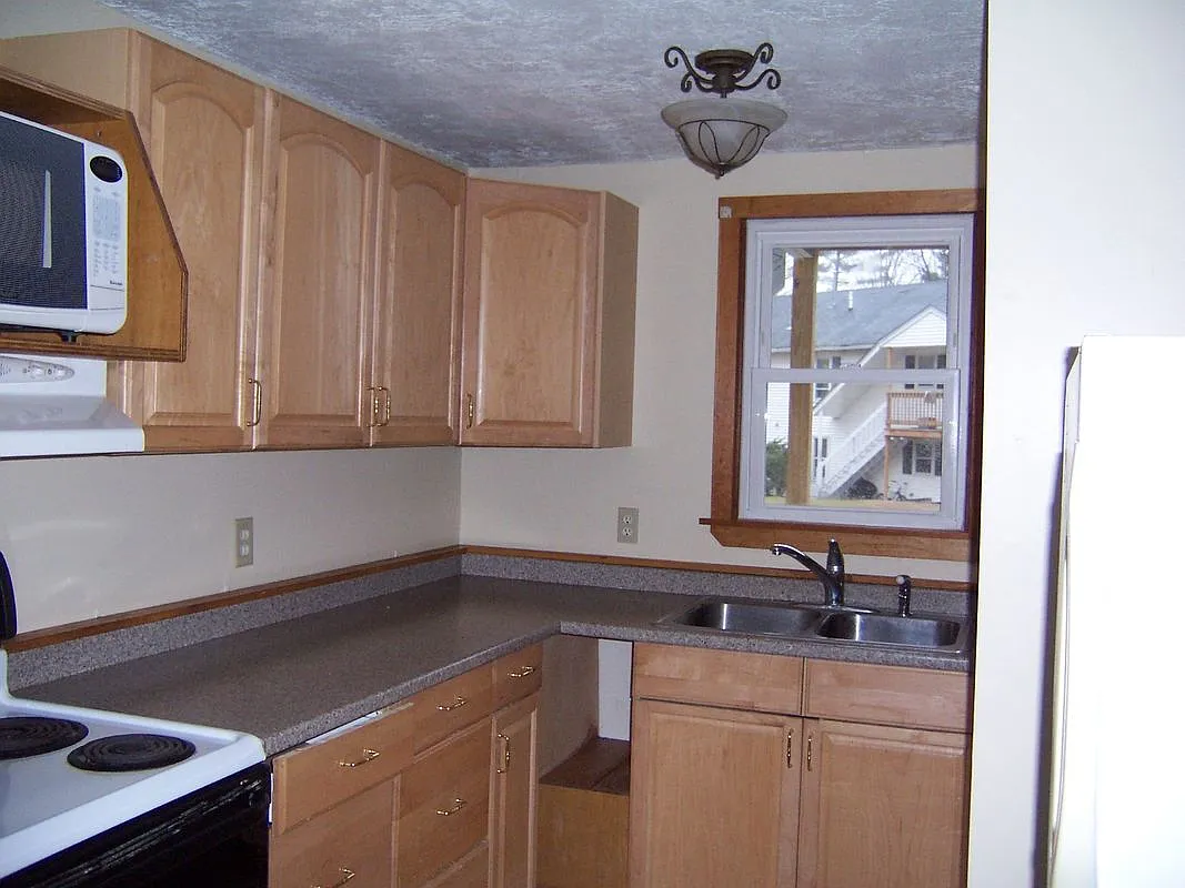 2 bed, 2.0 bath, 870 sqft, $1,600 — Photo 2