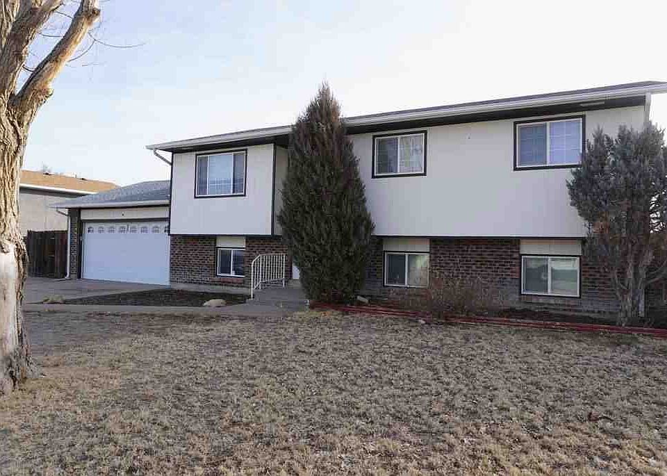 1st image of 1109 Russell Ave