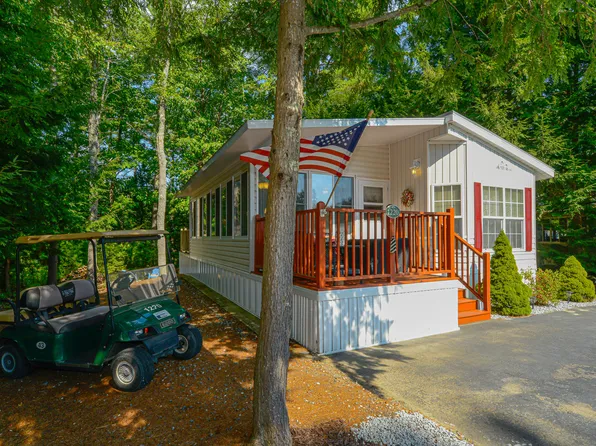 1220 Fox Circle, Casco, ME 04015