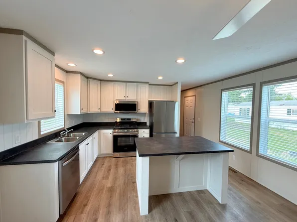 5810 Us Highway 20 East 7, Wakeman, OH 44889
