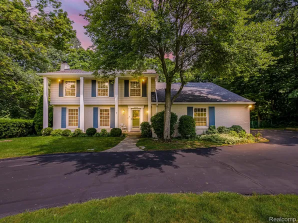 28054 Harwich Dr, Farmington Hills, MI 48334